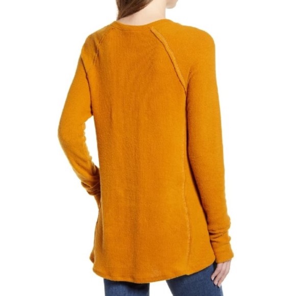 CASLON Cozy V-Neck Ribbed Top - Picture 4 of 4